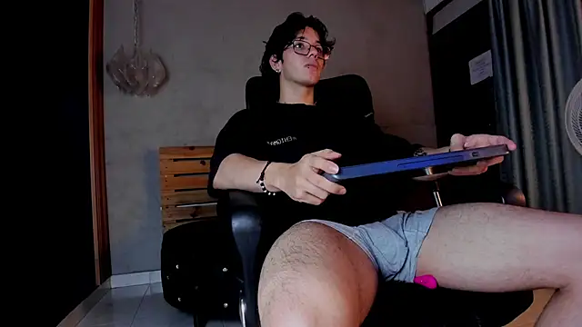 Snapshot of Markuss__ chatting on 10.18.25 Markuss online show from 10.18.25