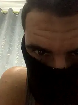 Snapshot of 3Omar45 chatting on 11.11.25 3Omar45 online show from 11.11.25