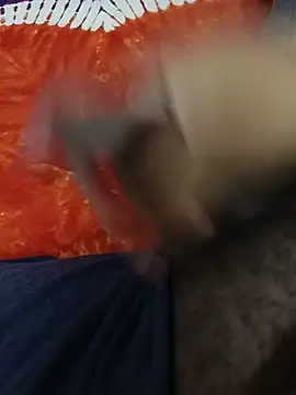 Snapshot of thunderrony chatting on 11.16.25 thunderrony online show from 11.16.25