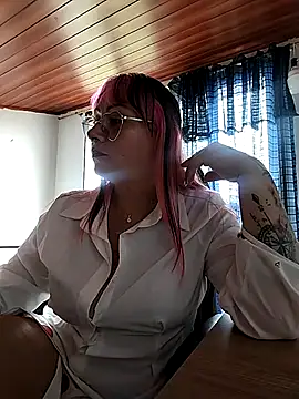 Snapshot of sexxx_mia chatting on 09.17.25 sexxx mia online show from 09.17.25