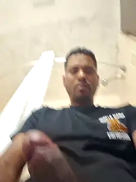 Snapshot of Danypeluche chatting on 10.04.25 Danypeluche online show from 10.04.25