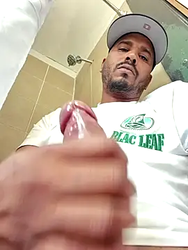 Snapshot of Danypeluche chatting on 10.18.25 Danypeluche online show from 10.18.25