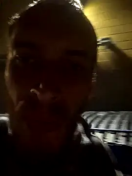 Snapshot of Leshok chatting on 11.04.25 Leshok online show from 11.04.25