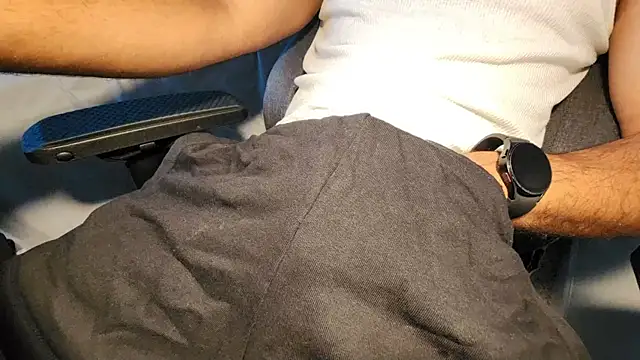 Snapshot of catt18 chatting on 09.13.25 catt18 online show from 09.13.25