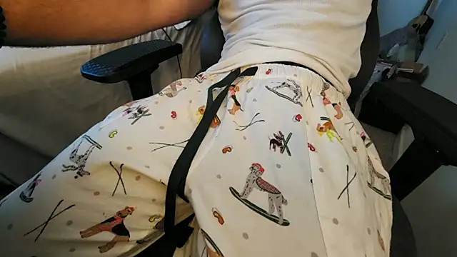 Snapshot of catt18 chatting on 10.26.25 catt18 online show from 10.26.25