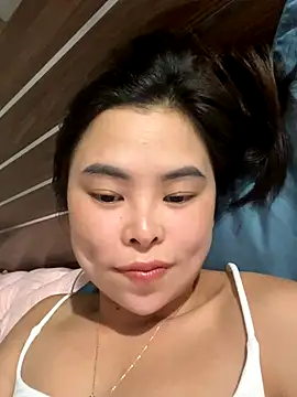 Snapshot of han-cute chatting on 09.28.25 han-cute online show from 09.28.25