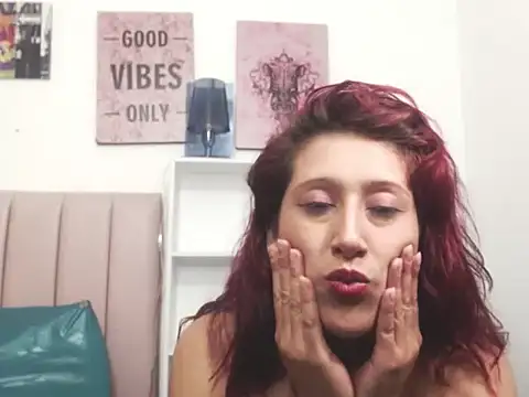 Chloe Wiild online show from 10.04.25