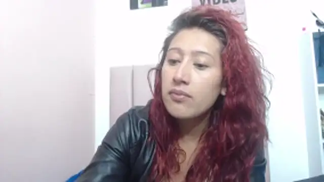 Chloe Wiild online show from 11.06.25