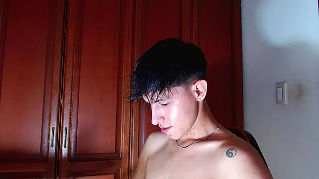 Snapshot of rowanbigboy23 chatting on 09.16.25 rowanbigboy23 online show from 09.16.25