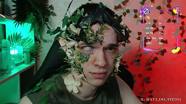 Snapshot of frozen_boy chatting on 09.19.25 frozen boy online show from 09.19.25