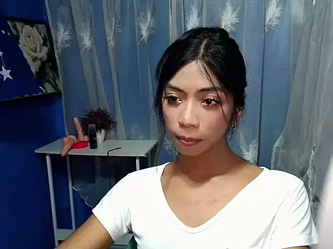 Snapshot of Kayra_Slut122 chatting on 09.22.25 Kayra Slut122 online show from 09.22.25