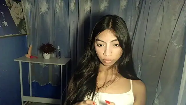 Snapshot of Kayra_Slut122 chatting on 09.28.25 Kayra Slut122 online show from 09.28.25