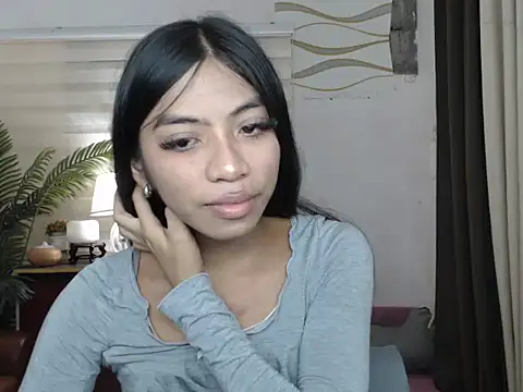 Snapshot of Kayra_Slut122 chatting on 10.29.25 Kayra Slut122 online show from 10.29.25