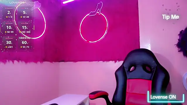 Madiso Santiel online show from 09.10.25