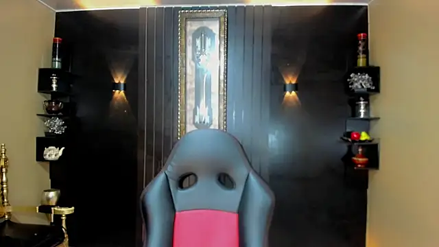 Madiso Santiel online show from 10.15.25