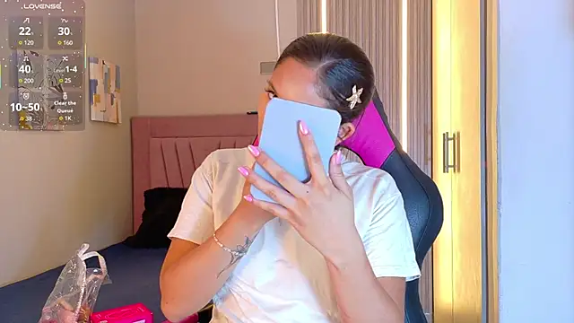 Laly Cherry  online show from 11.07.25