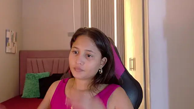 Laly Cherry  online show from 11.28.25