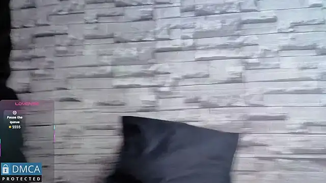 Kiara Zahiri   online show from 12.03.25