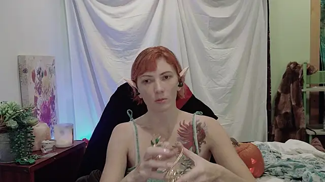 Snapshot of xpbunni chatting on 11.04.25 xpbunni online show from 11.04.25