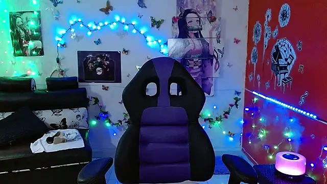 Snapshot of carol_20 chatting on 12.20.24 carol 20 online show from 12.20.24