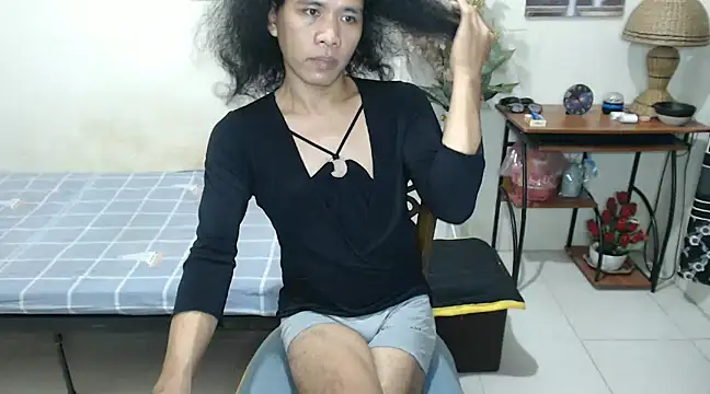 Snapshot of bigasianshane chatting on 01.25.25 bigasianshane online show from 01.25.25