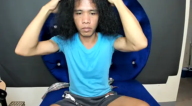 Snapshot of bigasianshane chatting on 02.14.25 bigasianshane online show from 02.14.25