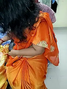 Snapshot of tamilmaha12 chatting on 10.22.25 tamilmaha12 online show from 10.22.25