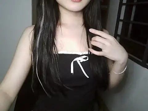 Snapshot of Annabelle-e chatting on 09.25.25 Annabelle-e online show from 09.25.25