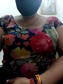 Snapshot of Rakhi_sawant143 chatting on 10.28.25 Rakhi sawant143 online show from 10.28.25