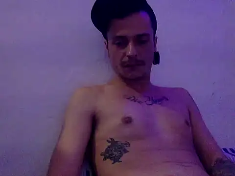 Snapshot of chrisalmeid_ chatting on 09.16.25 chrisalmeid online show from 09.16.25