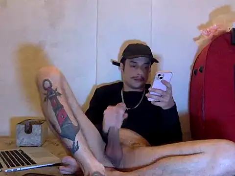 Snapshot of chrisalmeid_ chatting on 10.09.25 chrisalmeid online show from 10.09.25