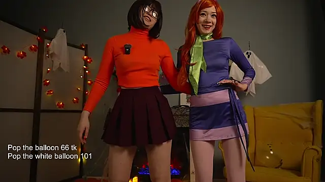 Snapshot of Ruminelle chatting on 11.10.25 Ruminelle online show from 11.10.25