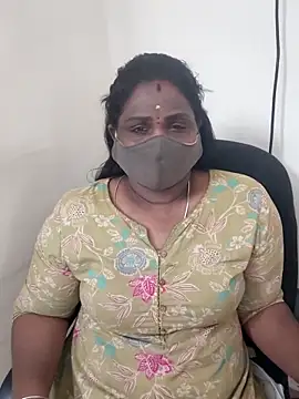 Snapshot of Tamil_Kavitha10 chatting on 10.10.25 Tamil Kavitha10 online show from 10.10.25