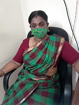 Snapshot of Tamil_Kavitha10 chatting on 10.12.25 Tamil Kavitha10 online show from 10.12.25