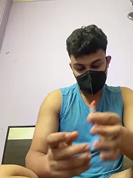 Snapshot of playboyxxx1905 chatting on 11.03.25 playboyxxx1905 online show from 11.03.25