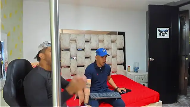 Snapshot of AngelAndChris chatting on 09.10.25 AngelAndChris online show from 09.10.25