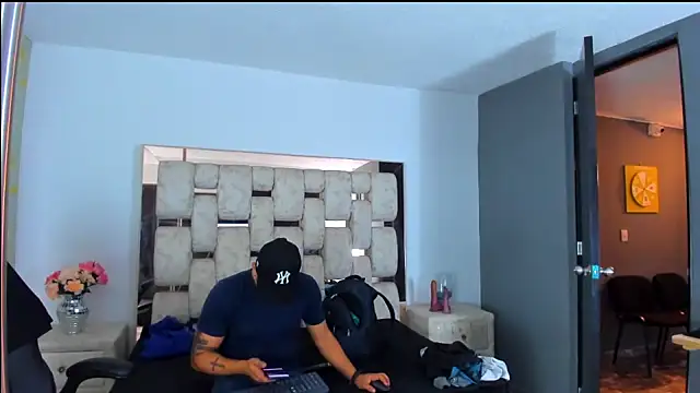 Snapshot of AngelAndChris chatting on 09.18.25 AngelAndChris online show from 09.18.25