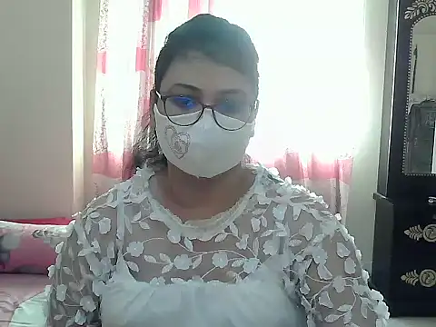 Snapshot of Elena_cruz5 chatting on 09.09.25 Elena cruz5 online show from 09.09.25