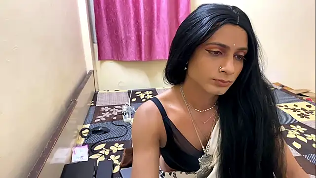 Snapshot of LuvLayla chatting on 09.16.25 LuvLayla online show from 09.16.25