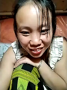 Snapshot of liu-liusexy chatting on 10.13.25 liu-liusexy online show from 10.13.25