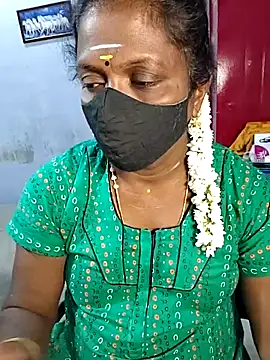 Snapshot of umashreetamil chatting on 09.23.25 umashreetamil online show from 09.23.25