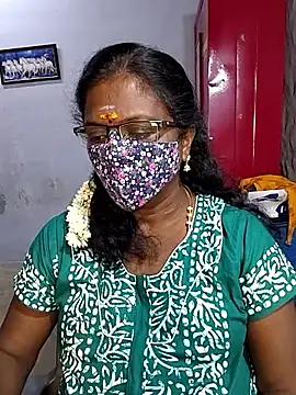 Snapshot of umashreetamil chatting on 09.25.25 umashreetamil online show from 09.25.25
