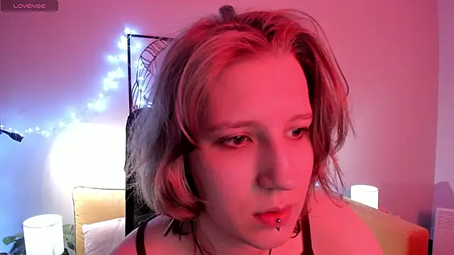 Hailey Foxy online show from 10.19.25