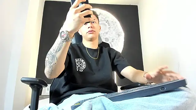 liaamsmiith  online show from 10.24.25