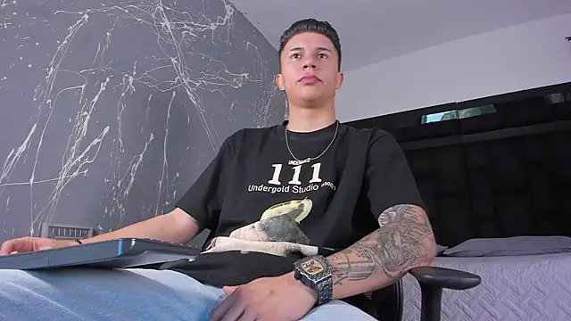 liaamsmiith  online show from 11.17.25