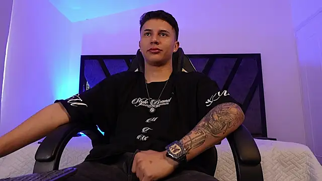 liaamsmiith  online show from 11.29.25