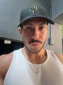 Snapshot of Darg98 chatting on 09.25.25 Darg98 online show from 09.25.25