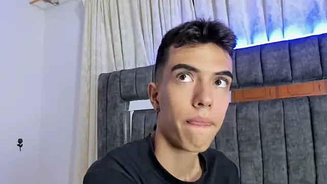 Snapshot of dylan_202520_ chatting on 09.25.25 dylan 202520 online show from 09.25.25