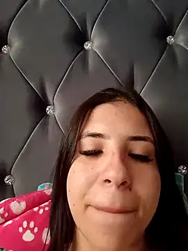 Snapshot of Liagni0 chatting on 09.30.25 Liagni0 online show from 09.30.25