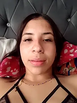 Snapshot of Liagni0 chatting on 10.29.25 Liagni0 online show from 10.29.25